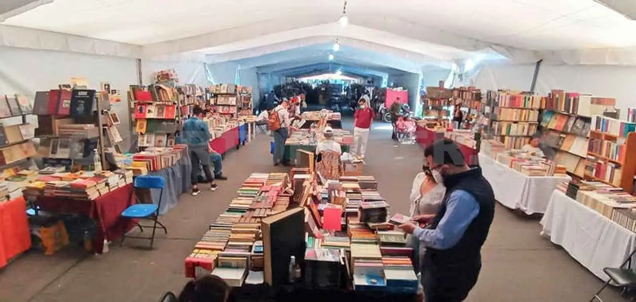Inicia Feria del Libro de Ocasión en la Alameda