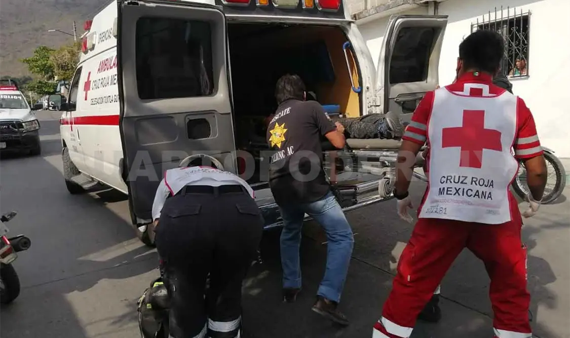 En una pelea callejera lo acuchillan en el estómago