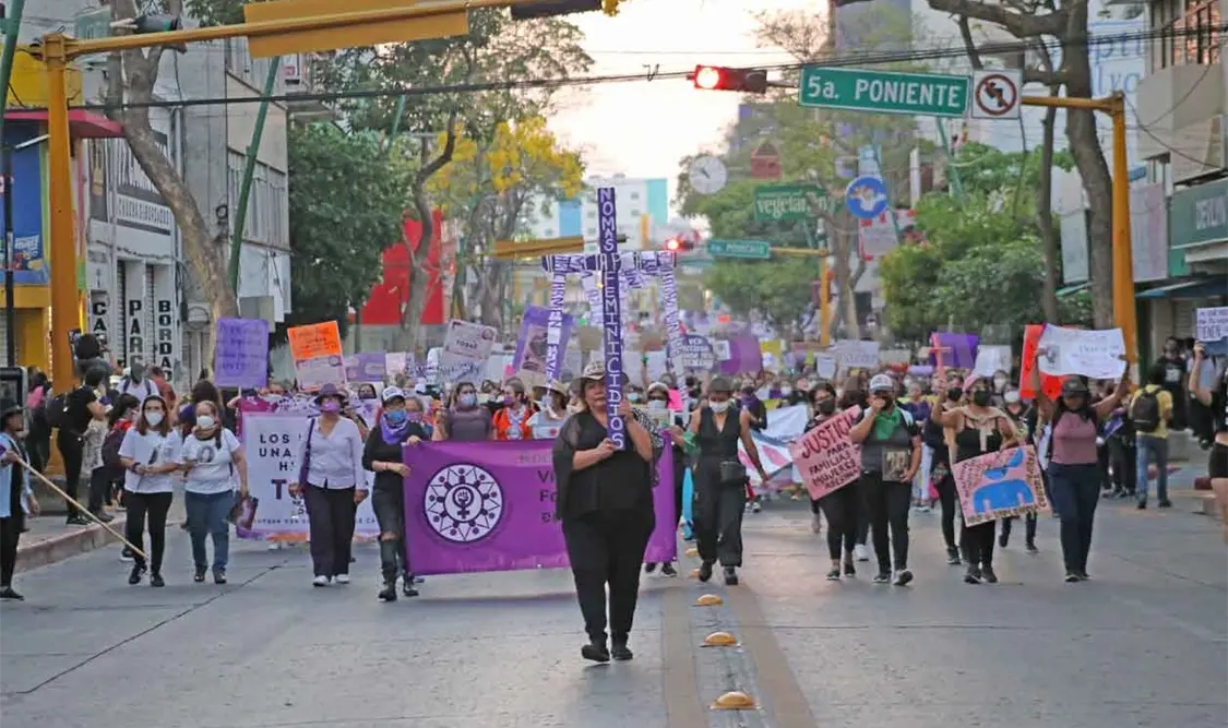 Marchan para exigir justicia por feminicidios