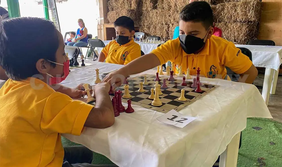 Movieron reinas, torres y alfiles en Simojovel
