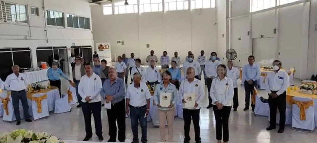 Constante capacitación a ingenieros mecánicos