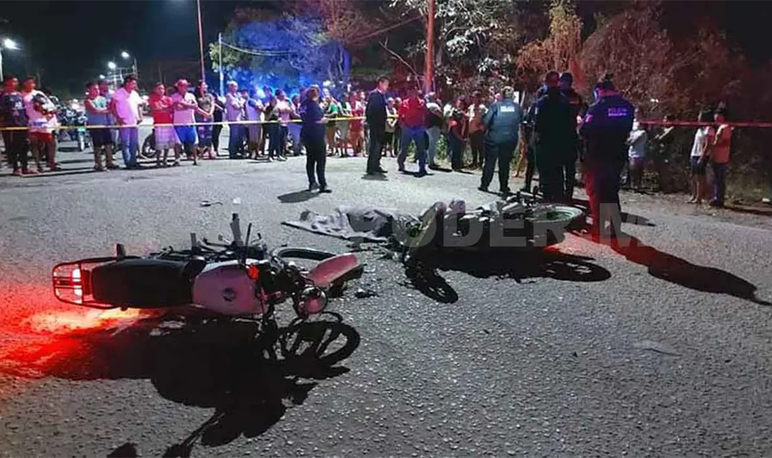 Choque de motos deja un muerto y tres heridos