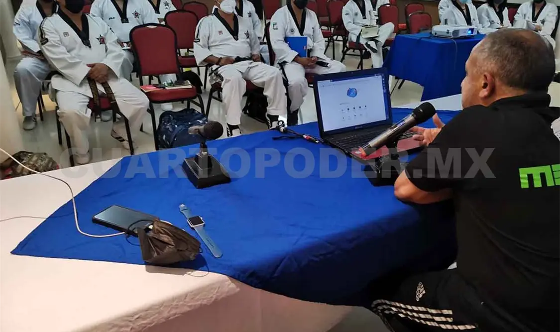 Adech cumple con Seminario de Arbitraje
