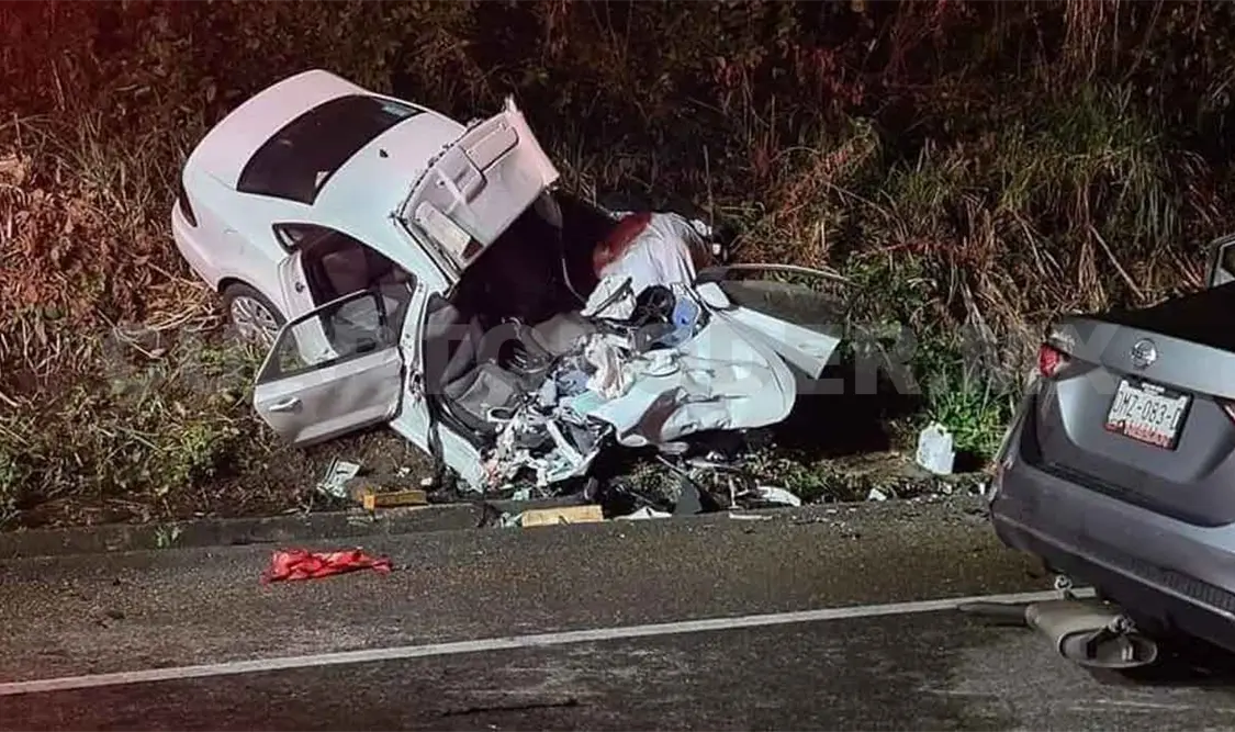 Fallecen dos personas en accidente carretero