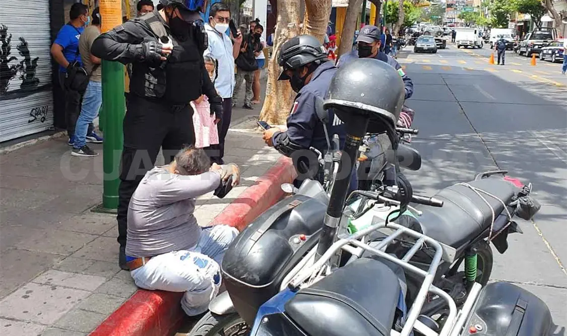 Ladrón de autopartes es retenido por un ciudadano