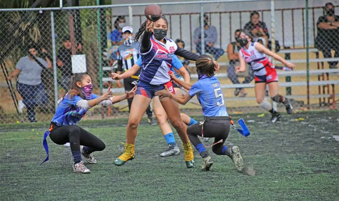 Dream Team mantiene dominio del emparrillado