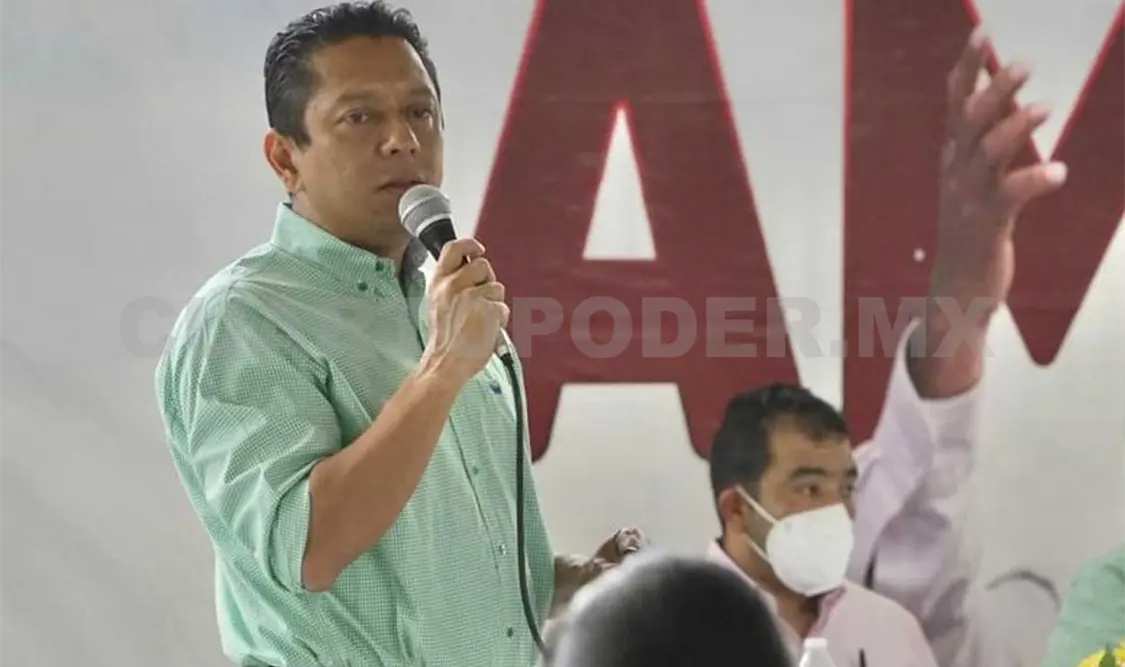 Llaven Abarca destacó que además de promover la consulta, también está informando de las obras que beneficiarán a la región. CP