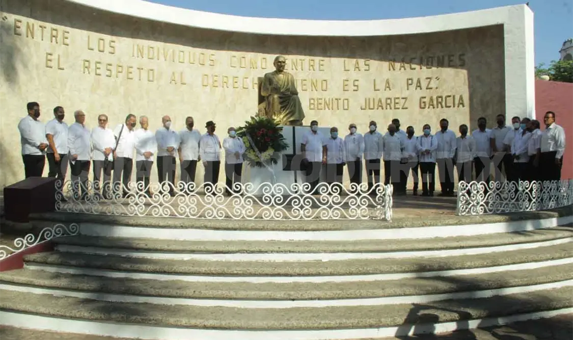 Conmemoran 216 aniversario del natalicio de Benito Juárez