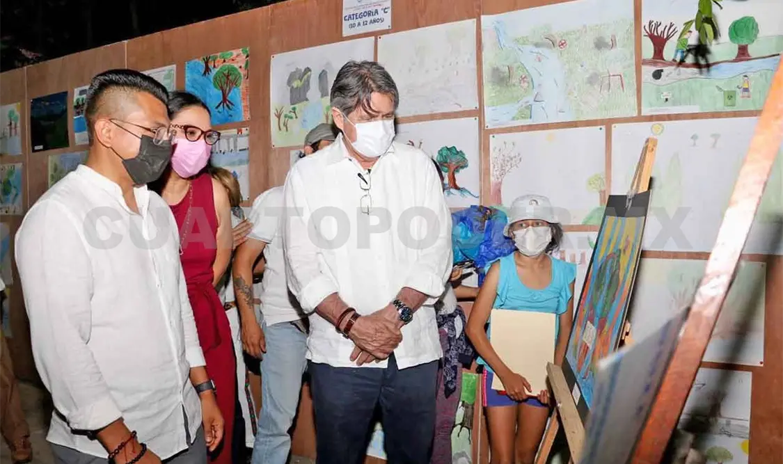 Premian a ganadores del 1.er Concurso de Dibujo