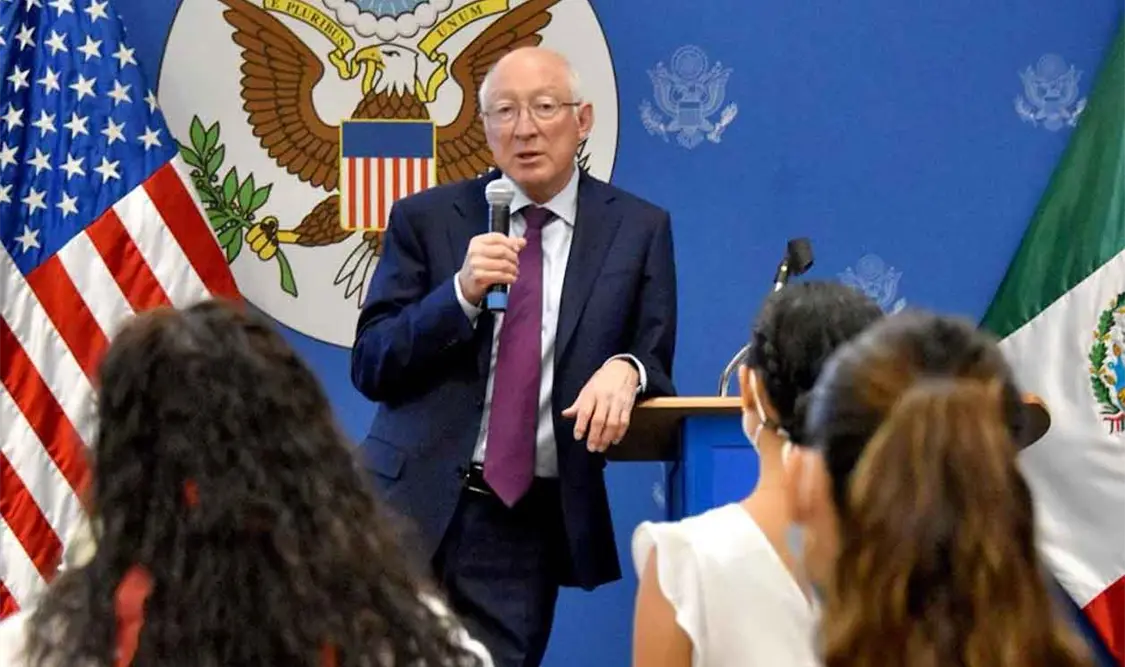 Advierte Ken que México y Rusia no pueden ser cercanos
