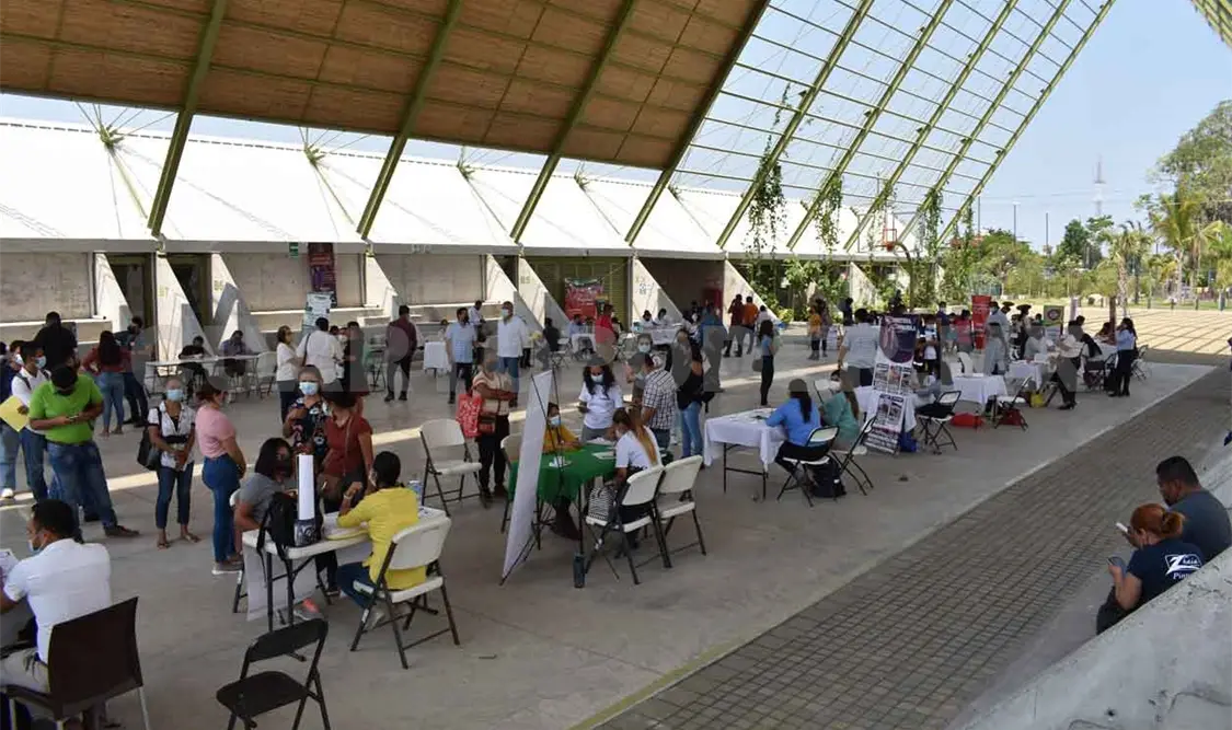 Ofertan espacios laborales en el “Jueves por el empleo”