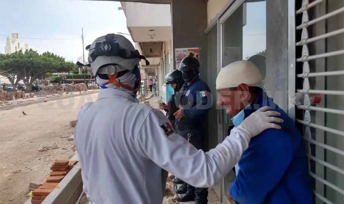 Adulto mayor cae en tanque en zona de remodelación