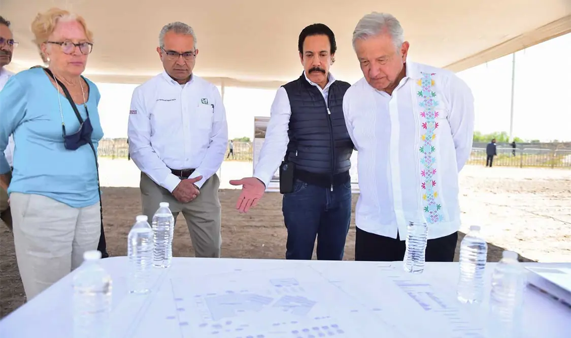 El mandatario recordó que en el sexenio calderonista se invirtieron mil 800 mdp, pero no se hizo la refinería y solo se construyó una barda. Cortesía