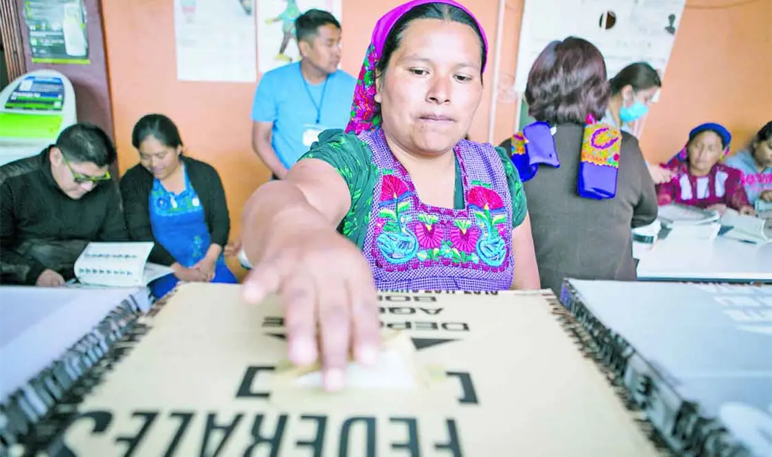 Con blindaje policial, elecciones extraordinarias