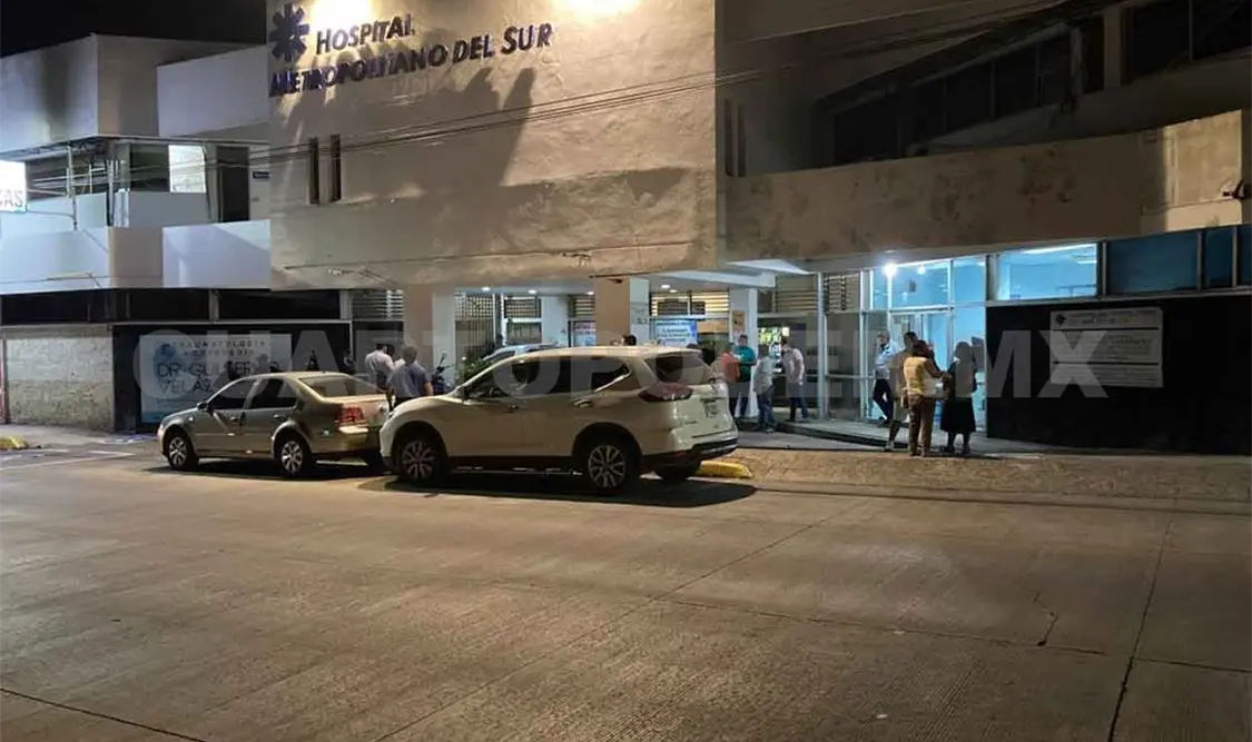 Muere motociclista y su esposa es hospitalizada