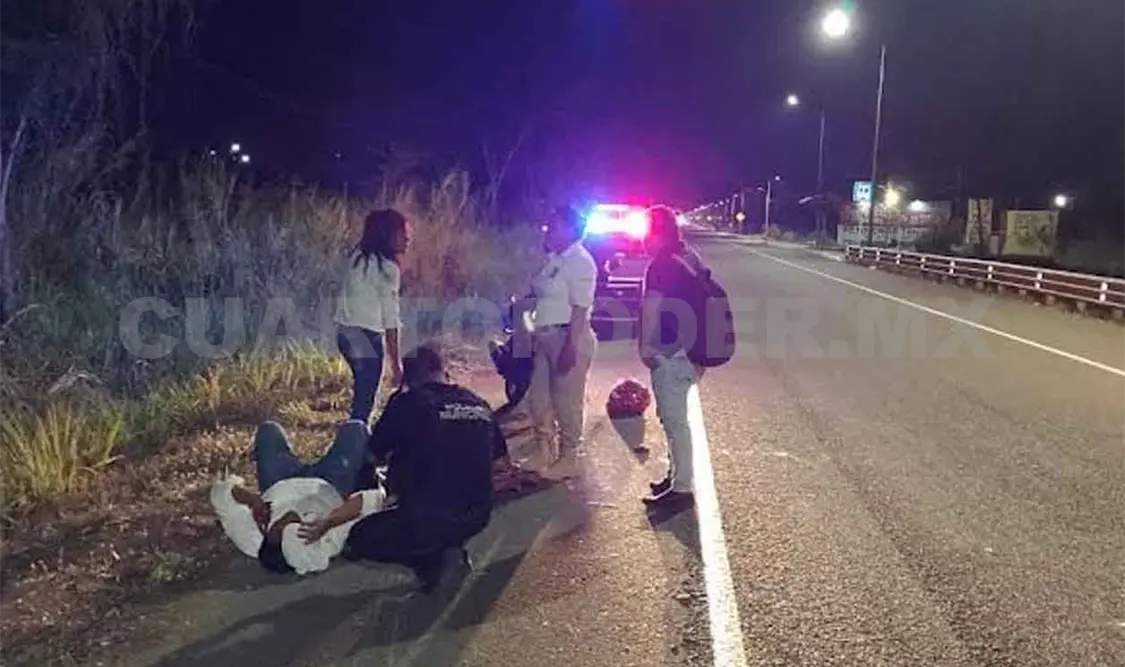 Pareja resulta herida al derrapar