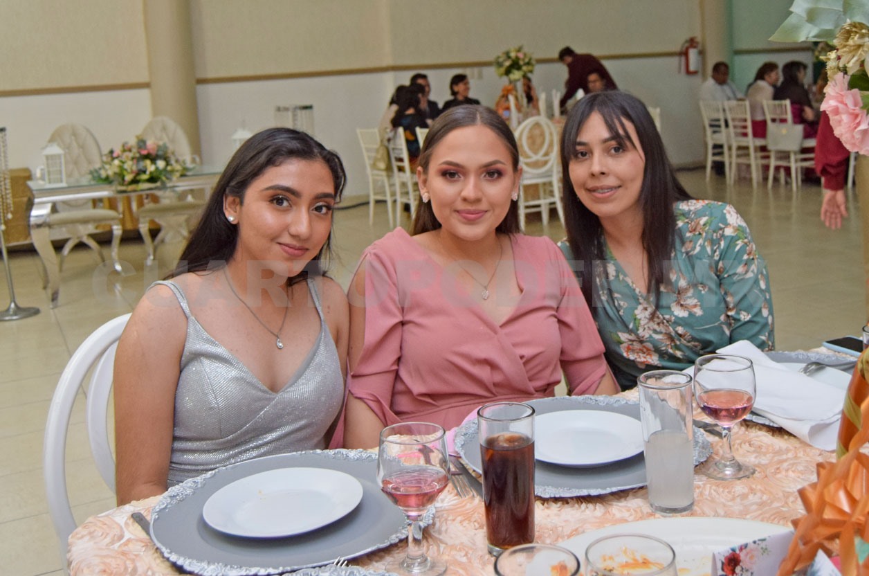 Celebró vestida como princesa