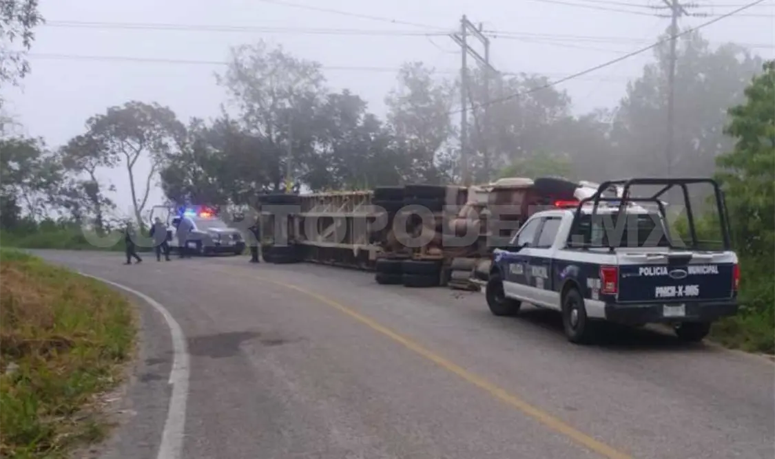 El accidente ocurrió durante la madrugada sobre el tramo carretero Chilón-Yajalón, entre los poblados Bachajón. Genaro Sánchez / CP