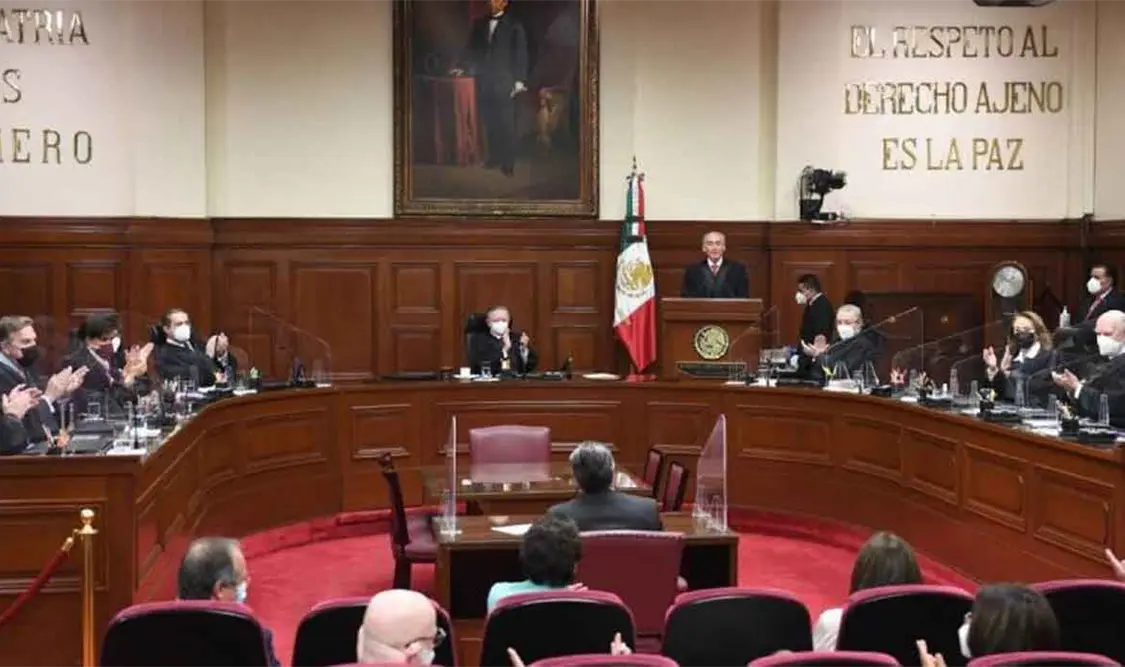 Quitan candado que impedía trabajar a exfuncionarios