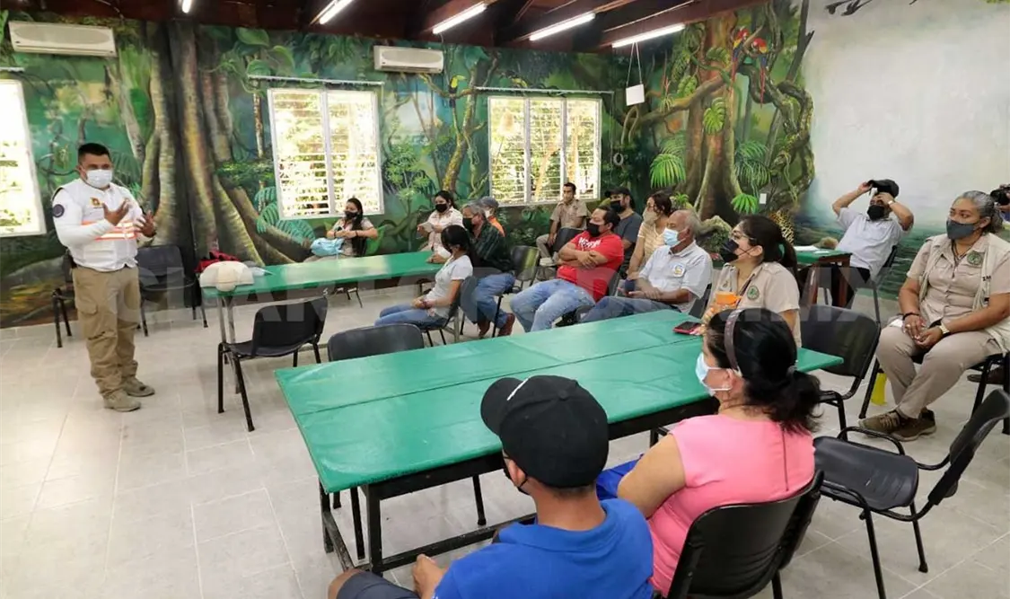 Capacitan a locatarios en uso adecuado de alimentos