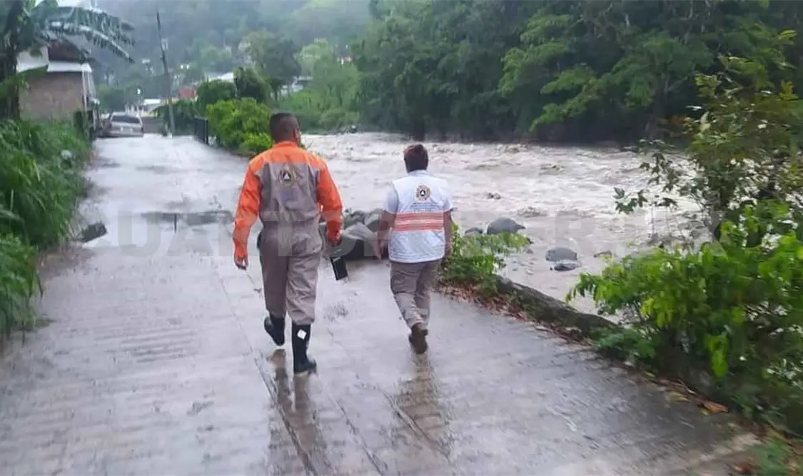 Frente frío afecta a Amatán e Ixhuatán
