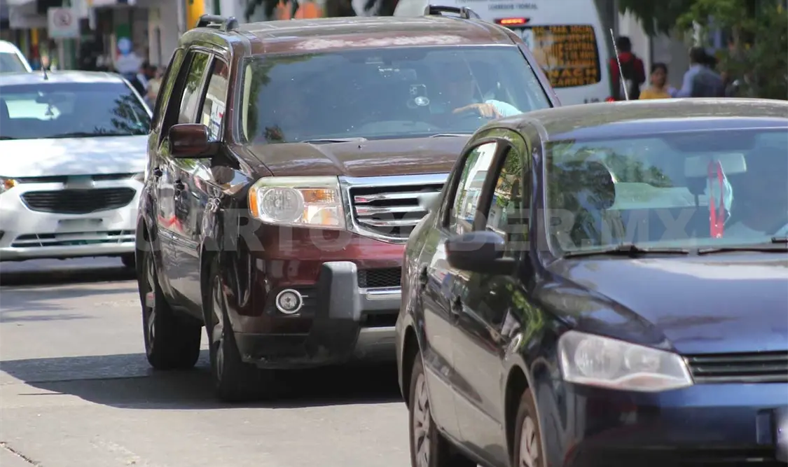 El diputado comentó que el tema del servicio de transporte Uber debe ser motivo de análisis. José Ortega / CP
