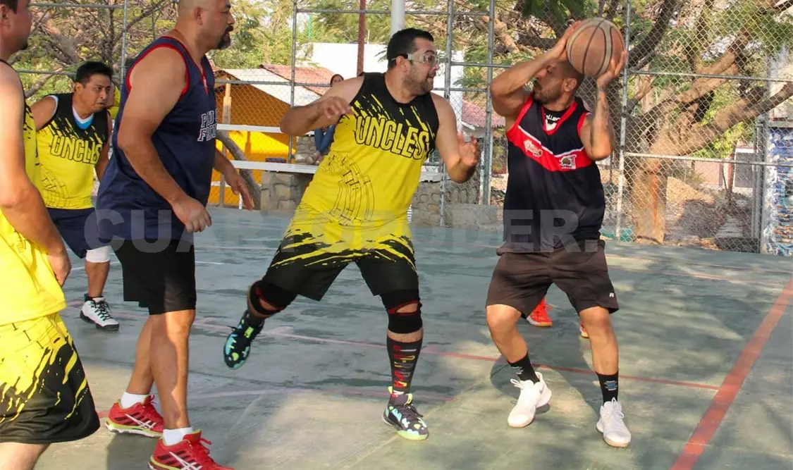 Tíos sufrieron después de los dos primeros cuartos; el físico no les alcanzó para todo el duelo. Cortesía