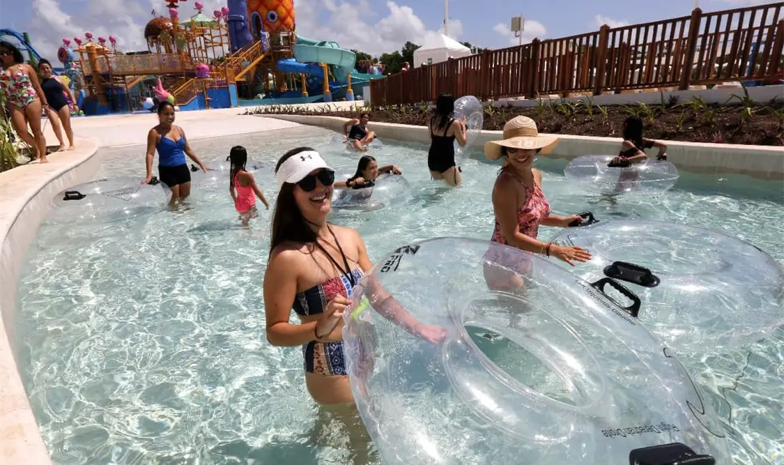 El ingreso por el gasto total de los visitantes internacionales a México fue de 2 mil 115.6 millones de dólares. Cortesía