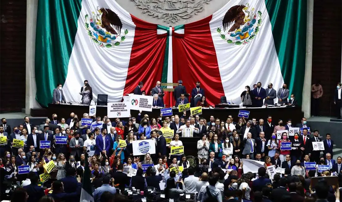 Cambios de partido en debate de reforma eléctrica