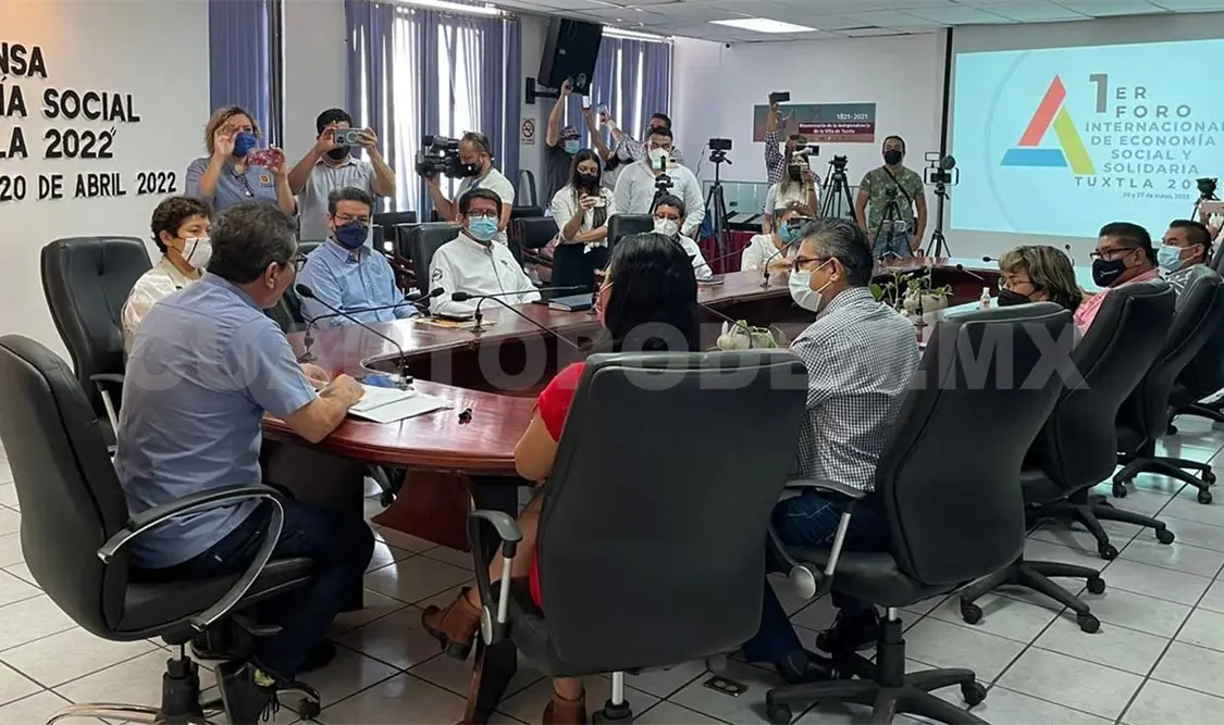 Durante la presentación del foro se explicó que el objetivo es visibilizar las experiencias y el impacto de la economía social. CP