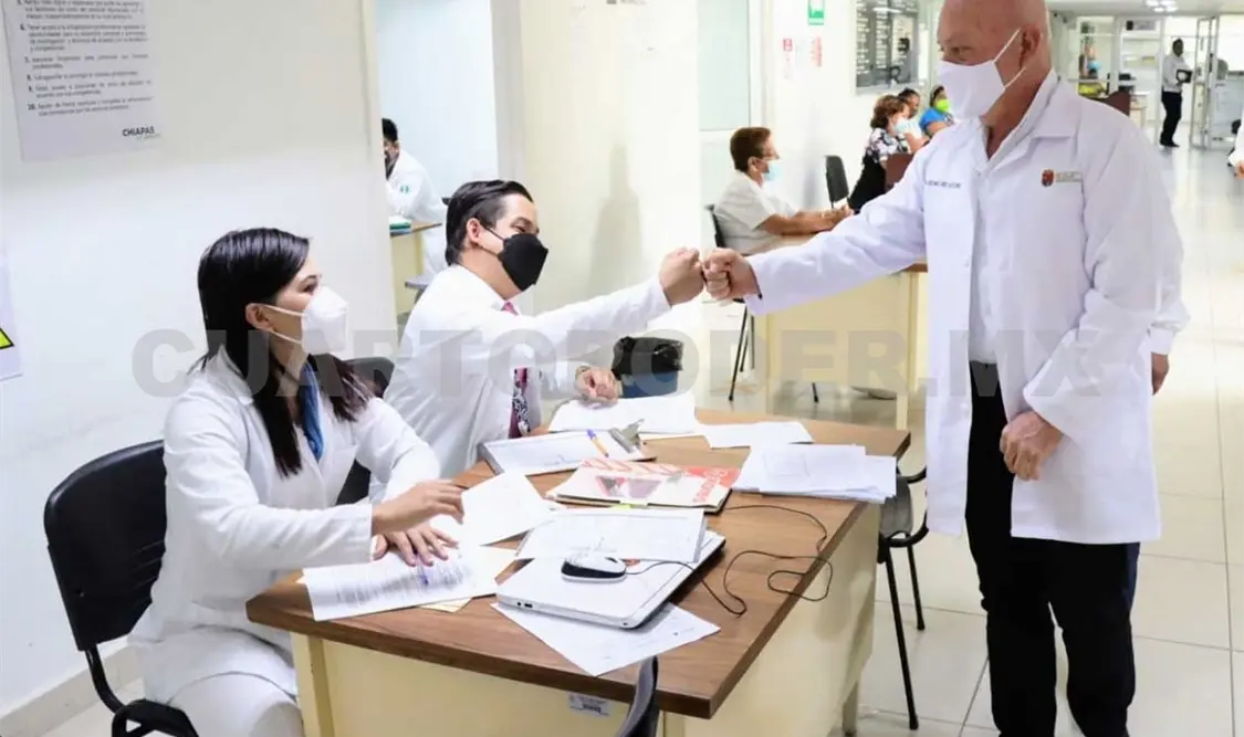 El doctor Pepe Cruz señaló que siete hospitales escuela de la entidad reciben a médicos para su formación como especialistas. CP