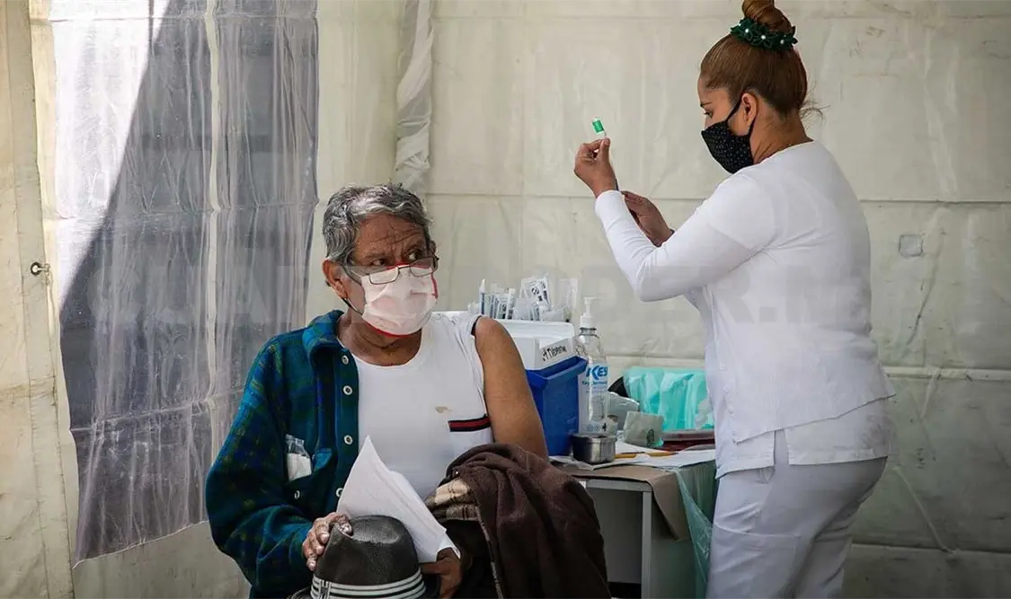 Los empresarios cierran filas en el tema sanitario. Este proceso de vacunación concluirá el 30 de abril. CP