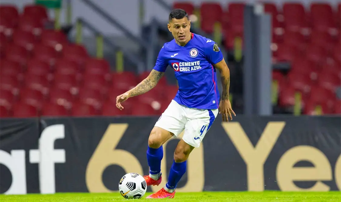 Reynoso y Cruz Azul se la juegan ante Gallos