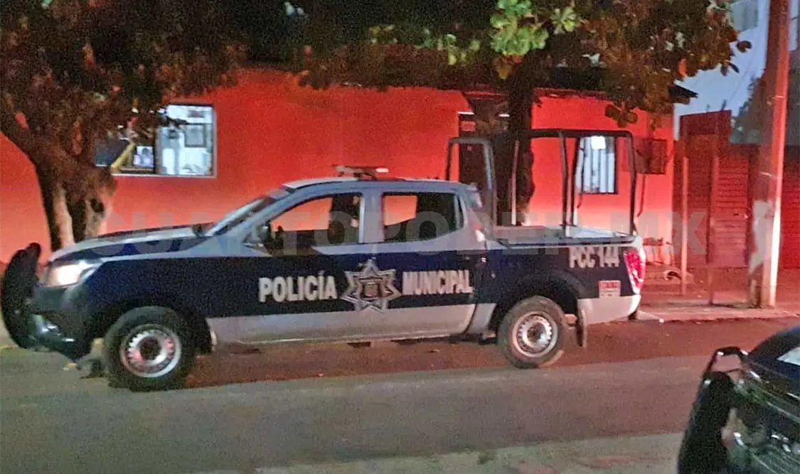 Agentes policiacos y equipos de emergencia se trasladaron al domicilio de la colonia Terán para auxiliar a la persona. Ulises López / CP