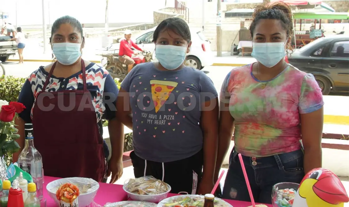 Palaperos presentaron diversos platillos y se realizaron degustaciones de los mismos entre los asistentes. Víctor Sánchez / CP