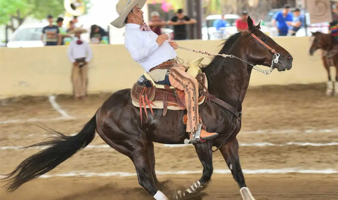 La escuadra de Comitán de Domínguez se adjudicó el triunfo en la charreada que se realizó en el marco del torneo de aniversario. Cortesía