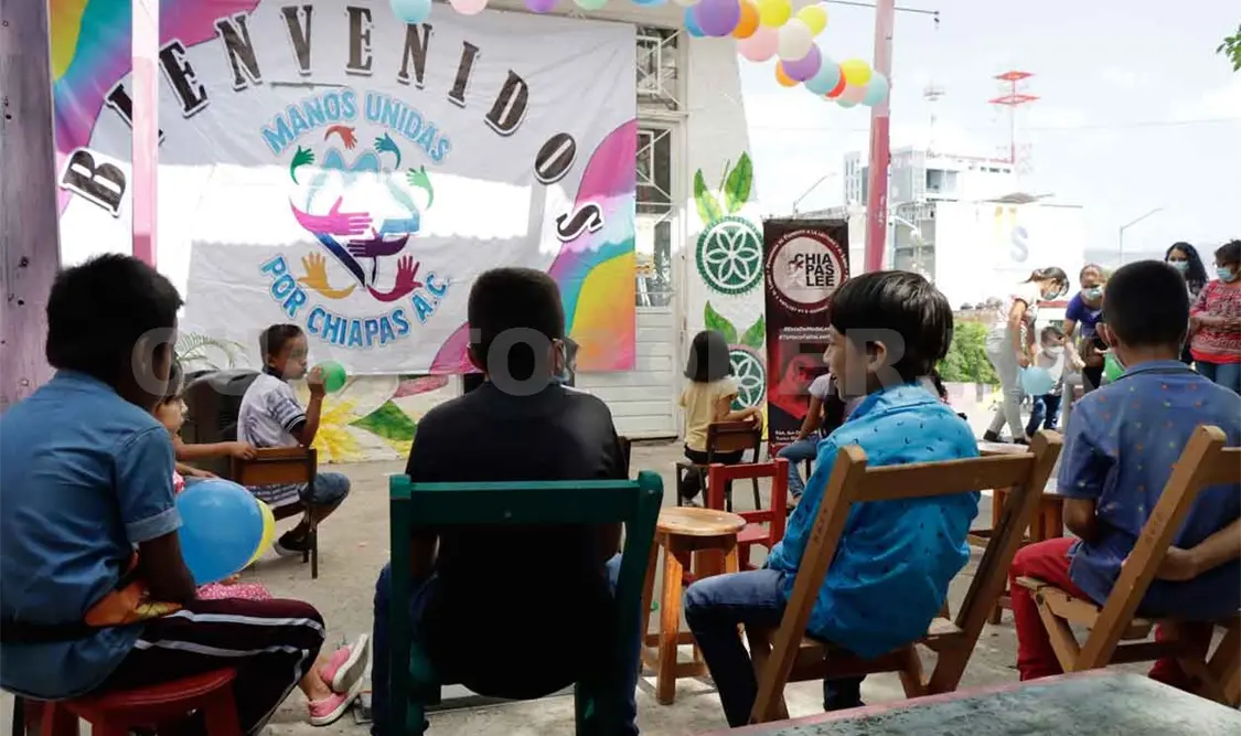 Festejan a menores migrantes