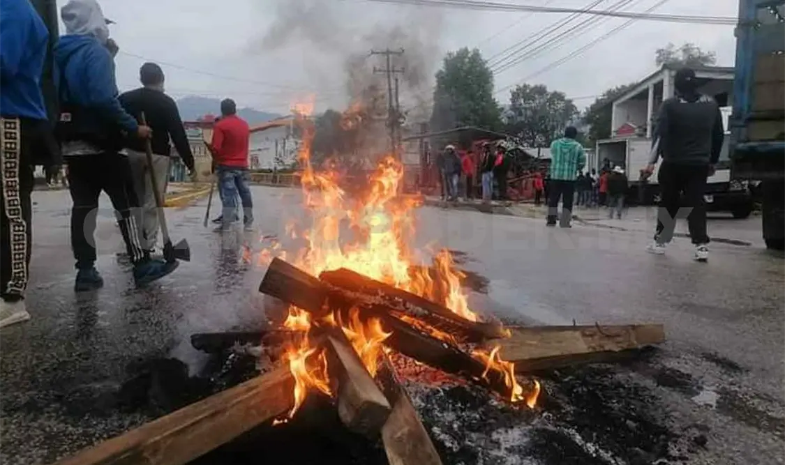 Trabajadores del rastro levantan plantón tras acuerdo