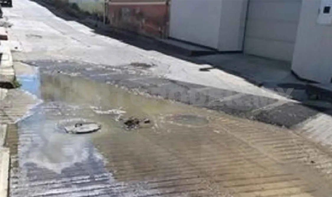 Denuncian contaminación por aguas negras