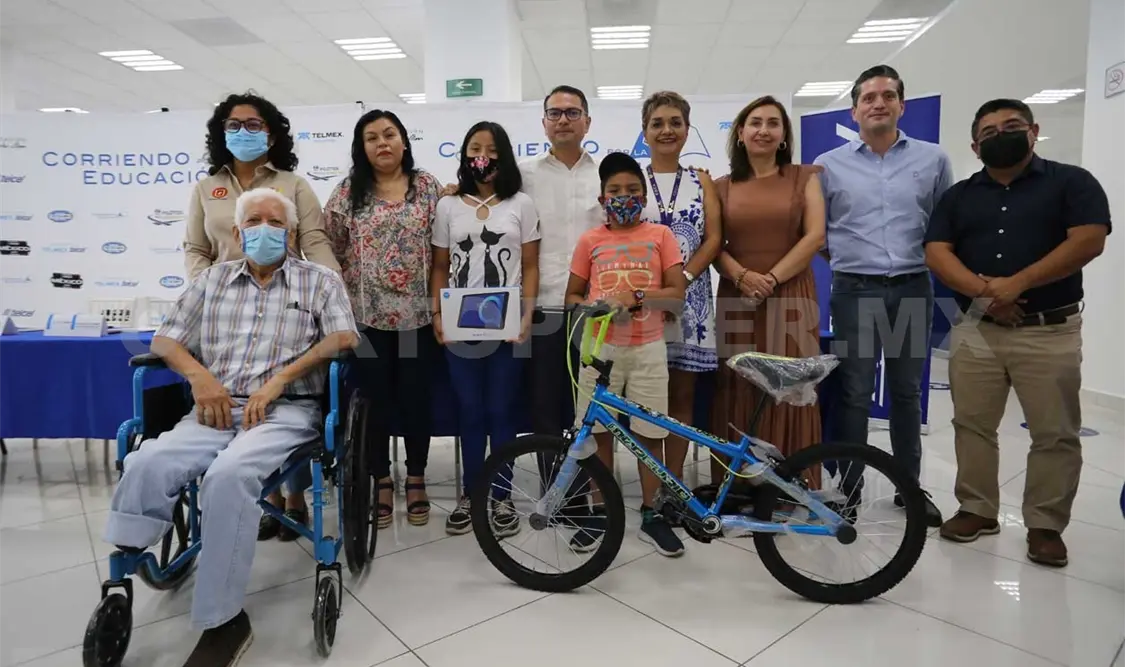 Fundación Telmex-Telcel entrega apoyo a población