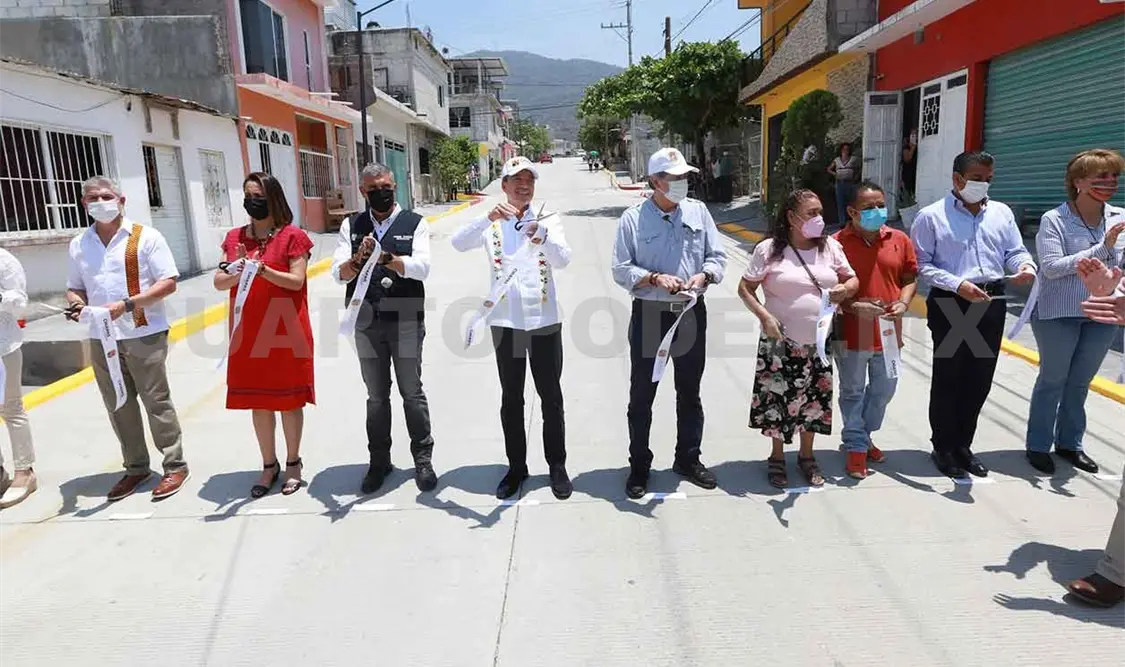Inaugura pavimentación en Jardines del Pedregal