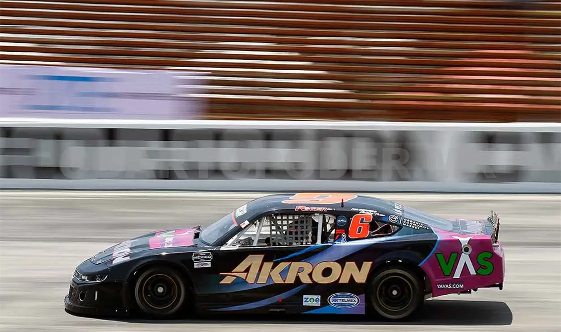Rogelio López lidera la Nascar México