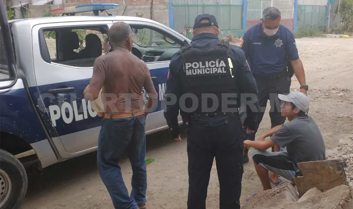 Roció con gasolina a adulto mayor y le prendió fuego