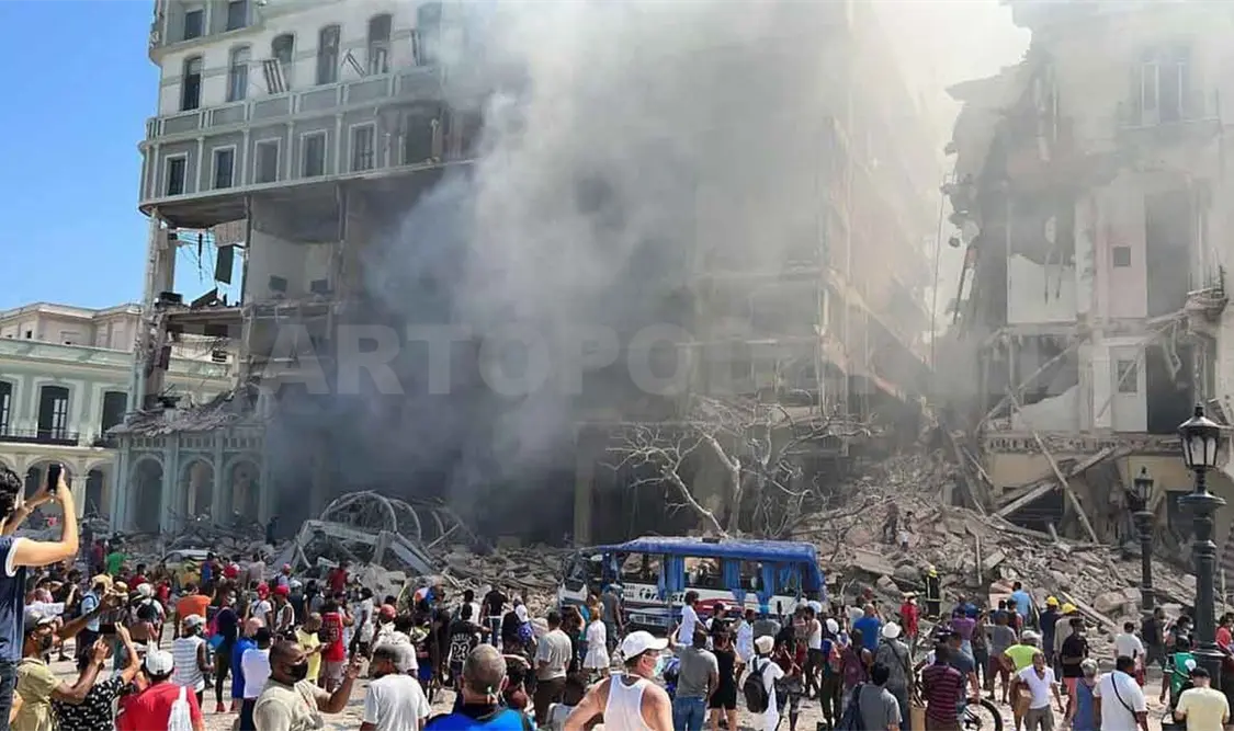 Explosión destruye a hotel Saratoga