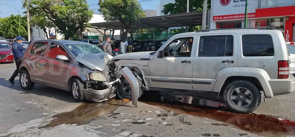 Encontronazo en la 5ª Norte; dos lesionados