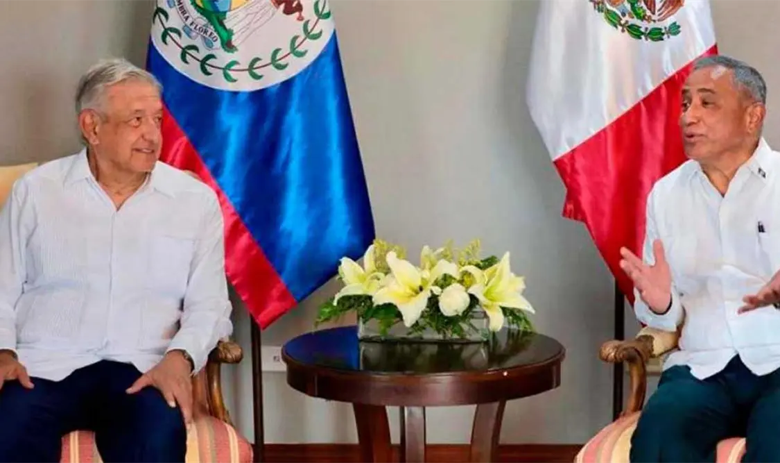 Andrés Manuel López Obrador y el primer ministro de Belice, John Briceño, intercambiaron puntos de vista sobre el panorama mundial y regional. Cortesía