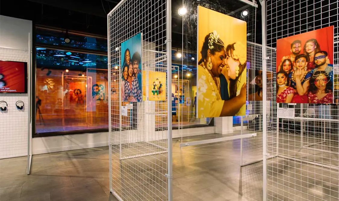 La apertura de los dos museos se llevó a cabo en el marco del 50º aniversario de la primera marcha anual del orgullo. Cortesía