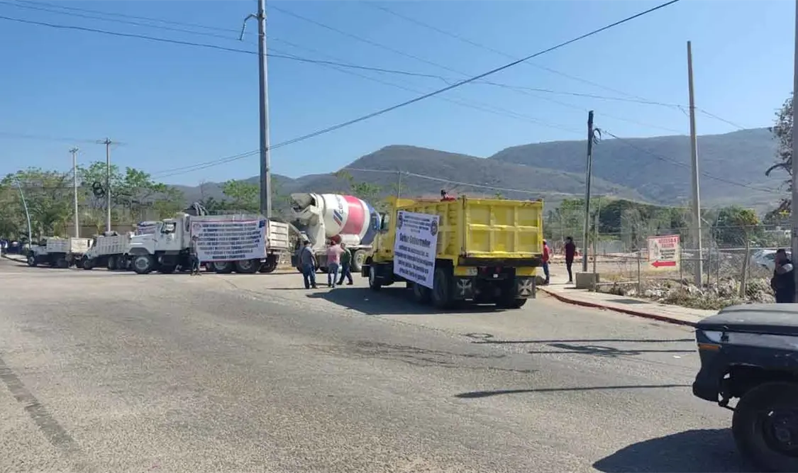 Transportistas se quejan por alteración en la obra pública