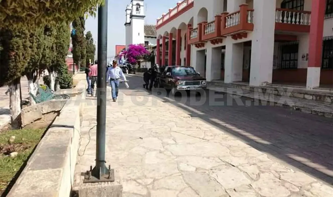 Quince funcionarios retenidos en Las Margaritas