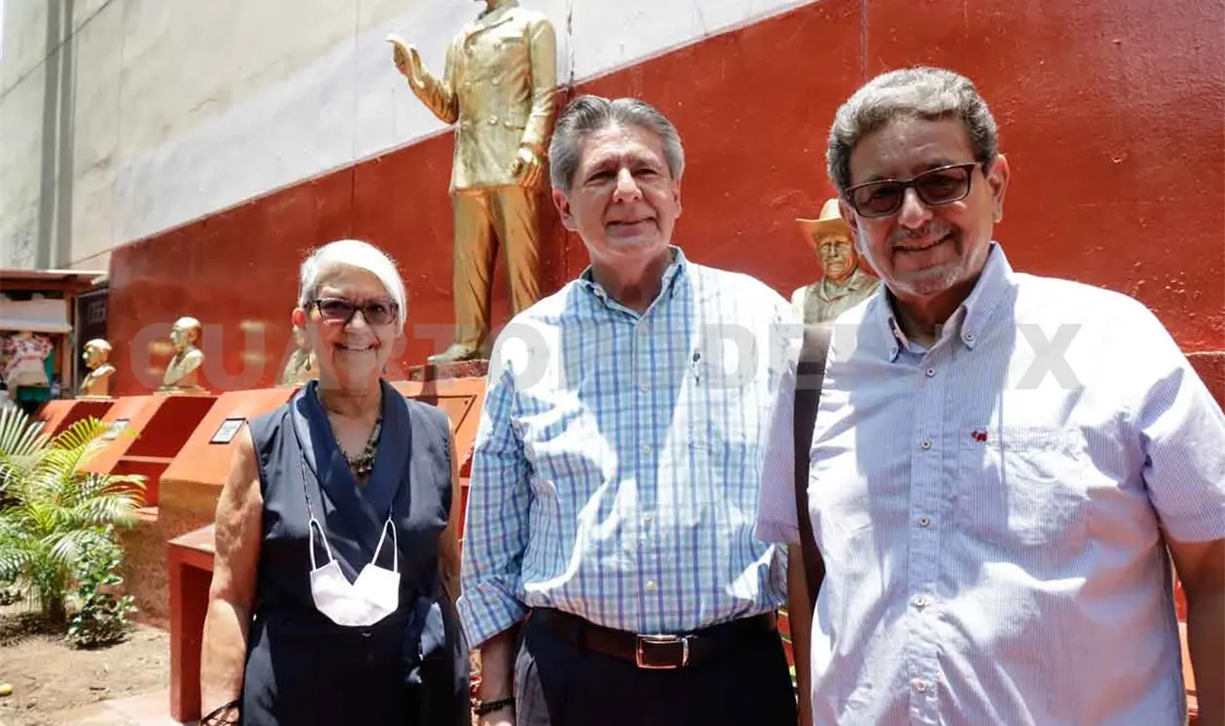Restituyen busto del periodista Francisco Núñez López